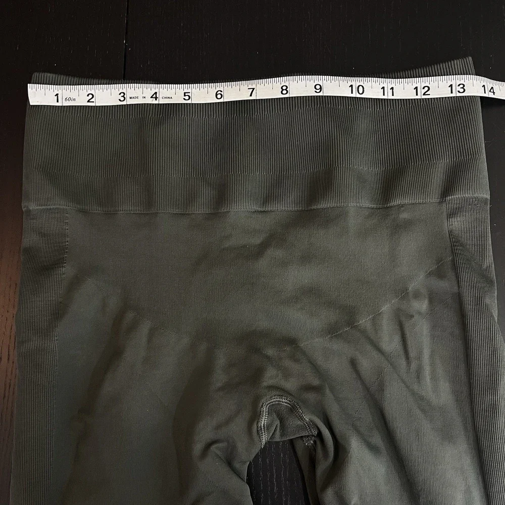Lululemon Flow‎ & Go Crop Leggings *EST Size 12 Military Green Cropped *READ*